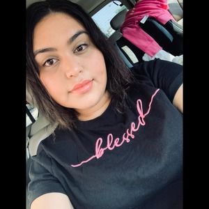 Meet your Posher, Alondra